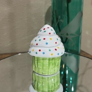 Glory Haus Ceramic Cupcake Charcuterie Board Topper, new!